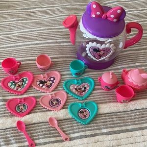 Disney Minnie Mouse tea set